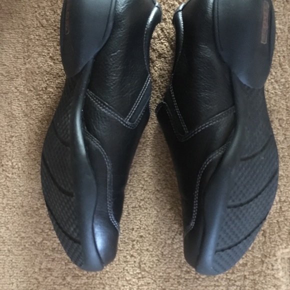 Taos Two Button Leather Shoes - Picture 4 of 4